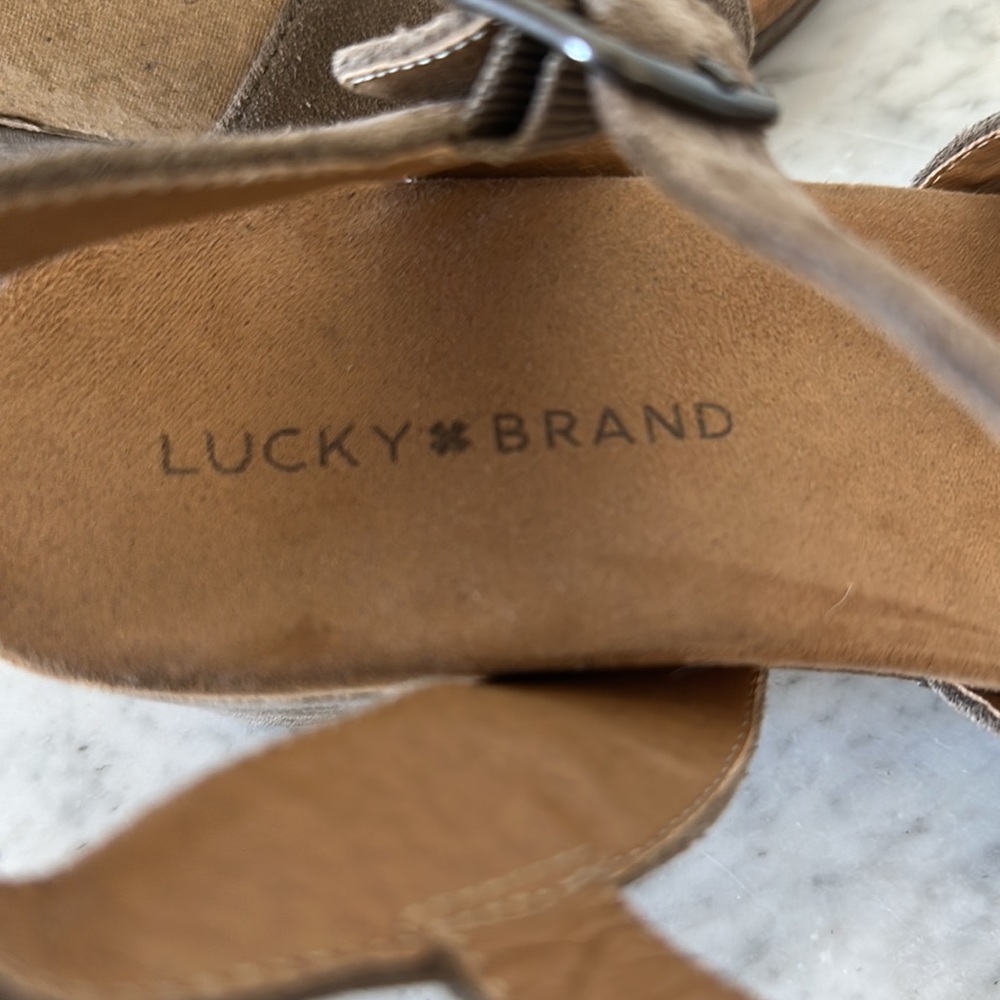 Lucky Brand Kennah cross band wedge taupe suede sandals 39 fits US 8 - Picture 8 of 9